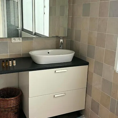 Apartmán Balcon Sur La Climatise Deux Plages Commerces Et Parking Gratuit Au Pied De L Immeuble *